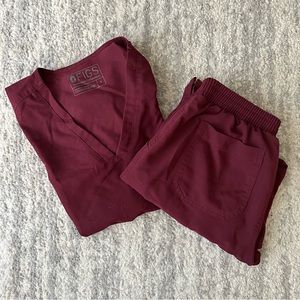 Figs Burgundy Scrub Set
